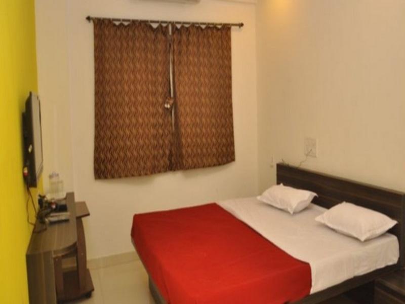 Hotel Alpine Poona Buitenkant foto