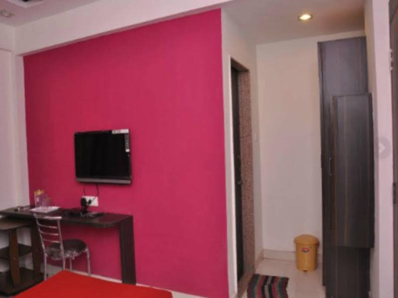 Hotel Alpine Poona Buitenkant foto